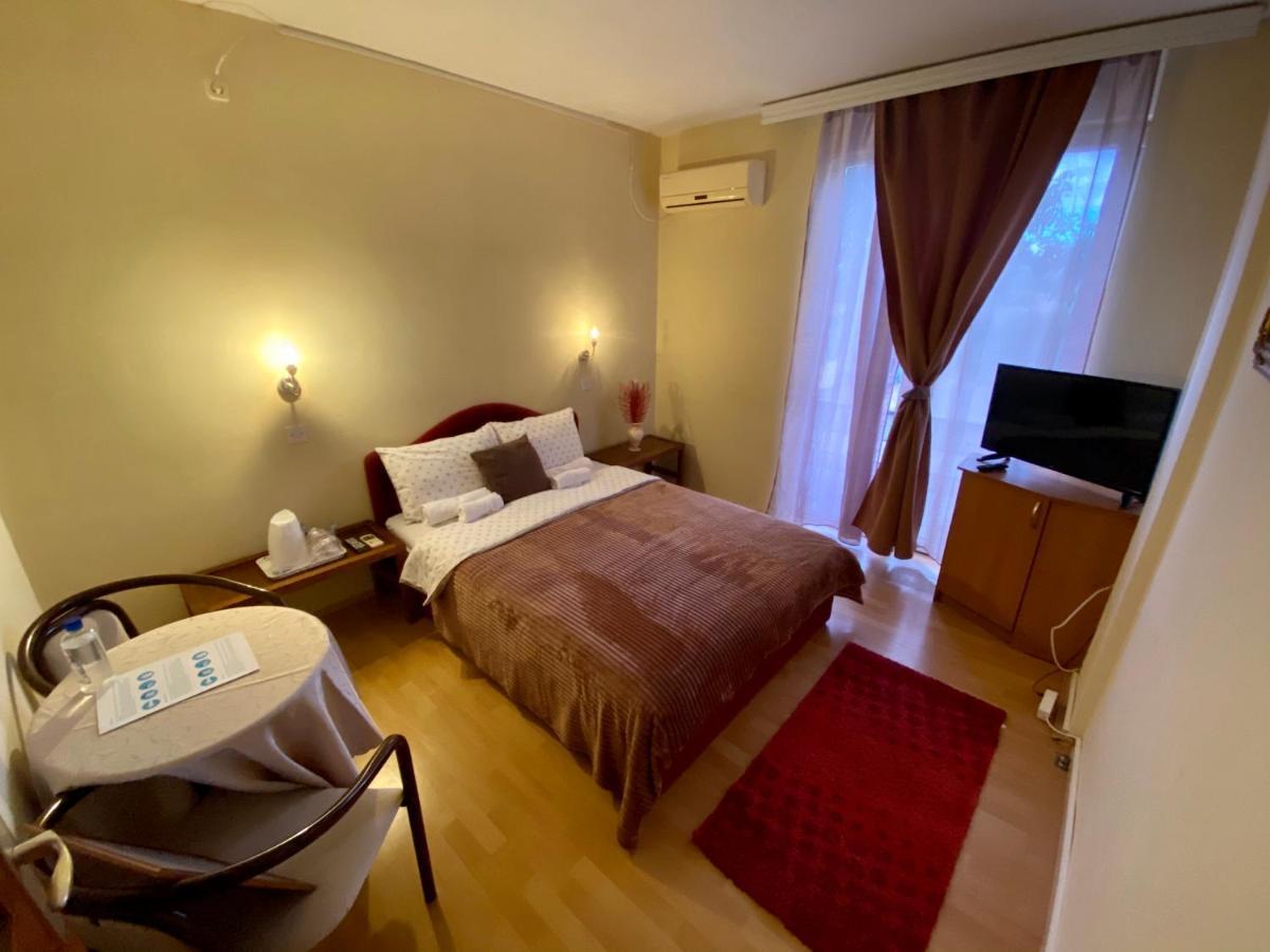 Hotel Park Negotino  Buitenkant foto
