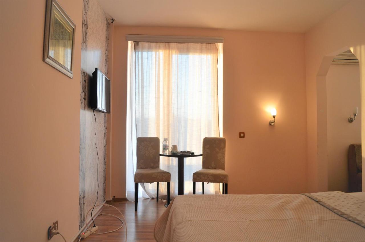 Hotel Park Negotino  Buitenkant foto
